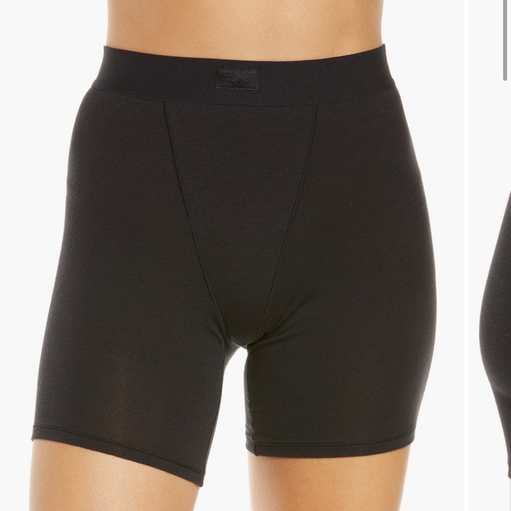 NWT SKIMS BOYFRIEND BOXER (Women's)